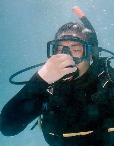 Diver equalizing ears